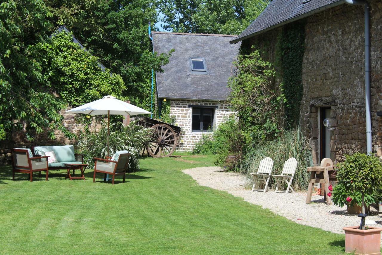 La Petite Jeusseliniere Villa Larchamp Exterior photo
